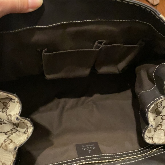 Authentic Gucci Monogram Queen Gold Bow Handbag - Picture 16 of 17